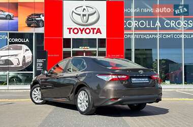 Седан Toyota Camry 2019 в 