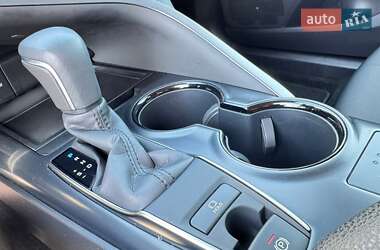 Седан Toyota Camry 2019 в 