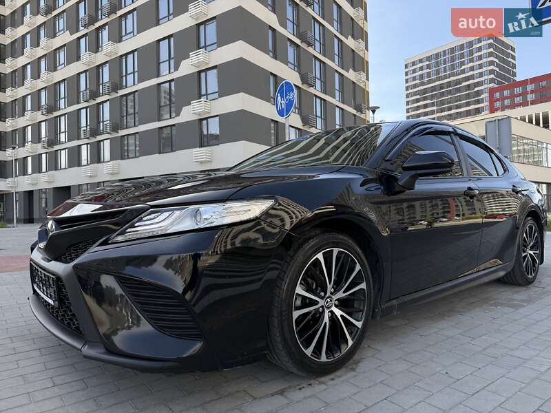 Toyota Camry 2020