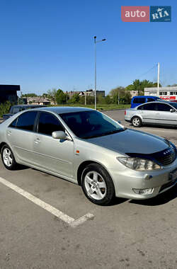 Седан Toyota Camry 2005 в 