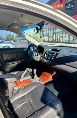 Седан Toyota Camry 2005 в 