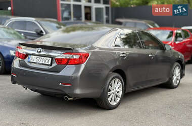 Седан Toyota Camry 2011 в 