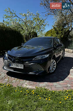 Седан Toyota Camry 2019 в 