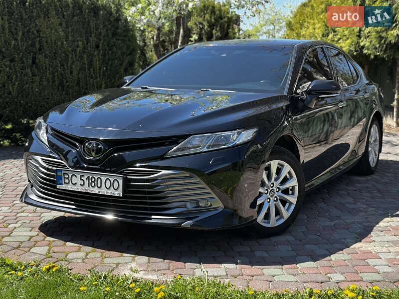 Седан Toyota Camry 2019 в 