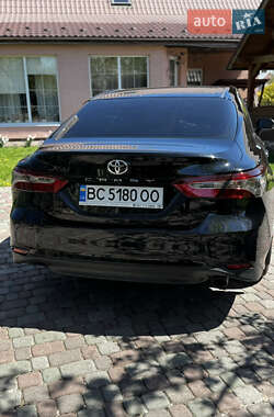 Седан Toyota Camry 2019 в 