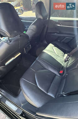 Седан Toyota Camry 2019 в 