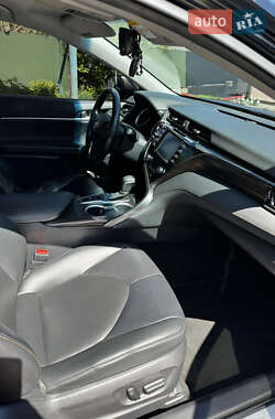 Седан Toyota Camry 2019 в 