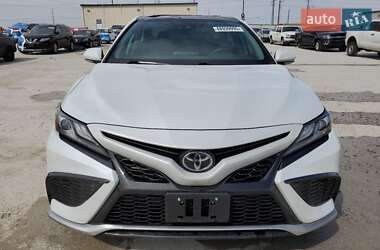 Седан Toyota Camry 2021 в 
