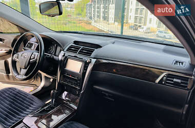 Седан Toyota Camry 2014 в 