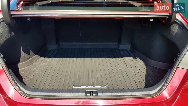 Седан Toyota Camry 2020 в Киеве