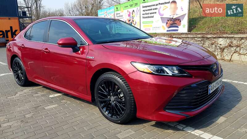Седан Toyota Camry 2020 в Киеве