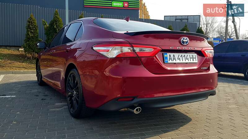 Седан Toyota Camry 2020 в Киеве