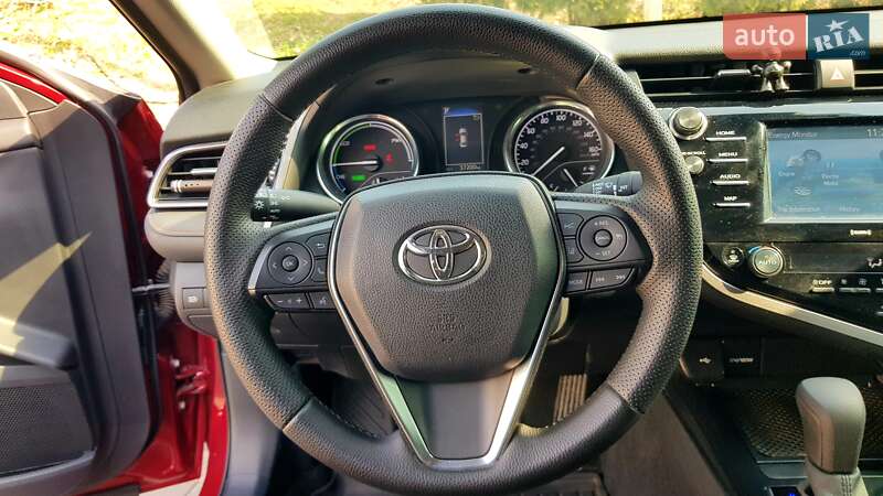 Седан Toyota Camry 2020 в Киеве