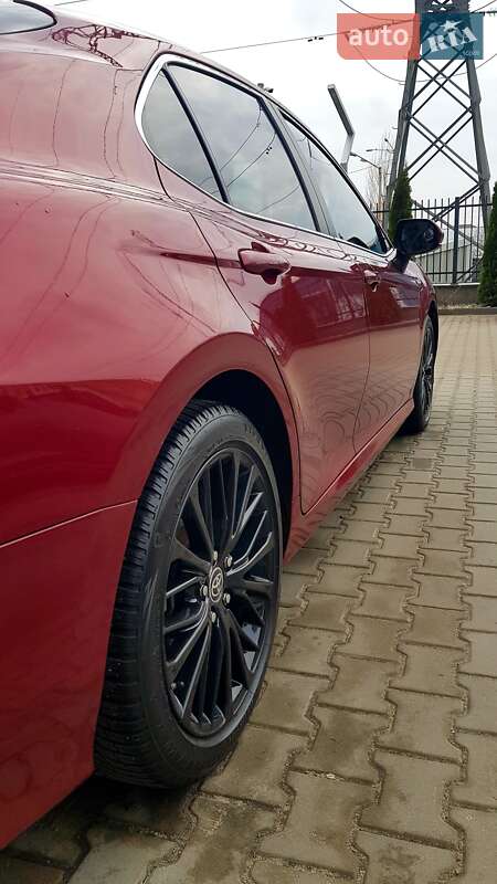 Седан Toyota Camry 2020 в Киеве