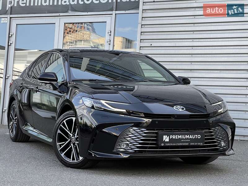 Седан Toyota Camry 2024 в 