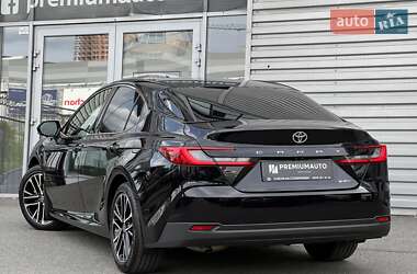 Седан Toyota Camry 2024 в 