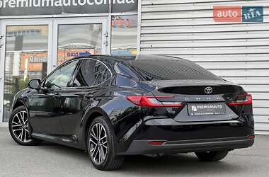 Седан Toyota Camry 2024 в 