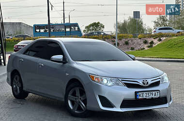 Седан Toyota Camry 2014 в 