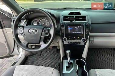 Седан Toyota Camry 2014 в 