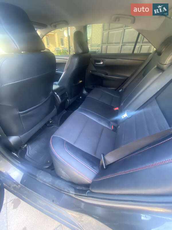 Седан Toyota Camry 2016 в Харькове