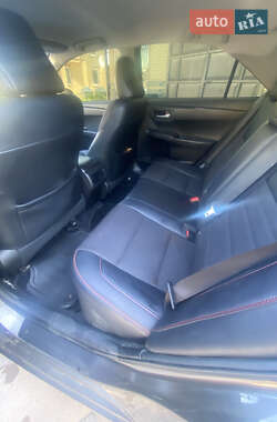 Седан Toyota Camry 2016 в 