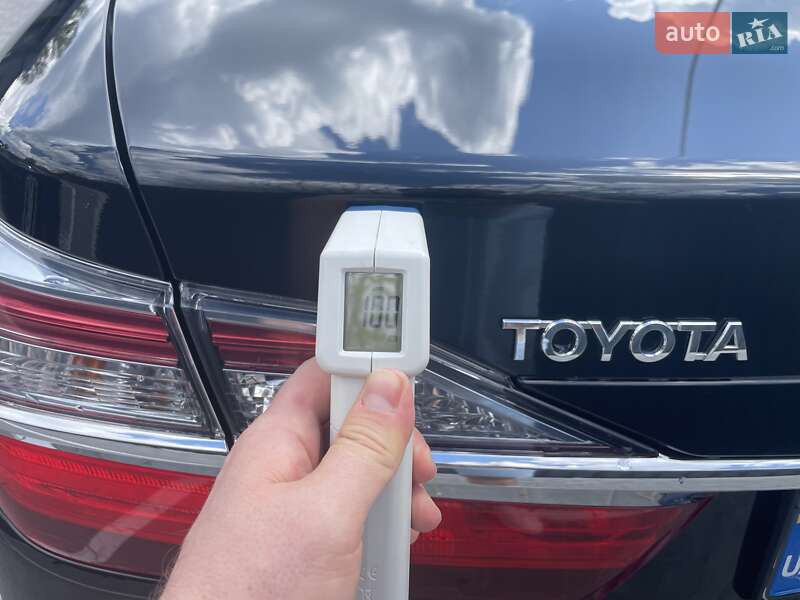 Седан Toyota Camry 2015 в Виннице