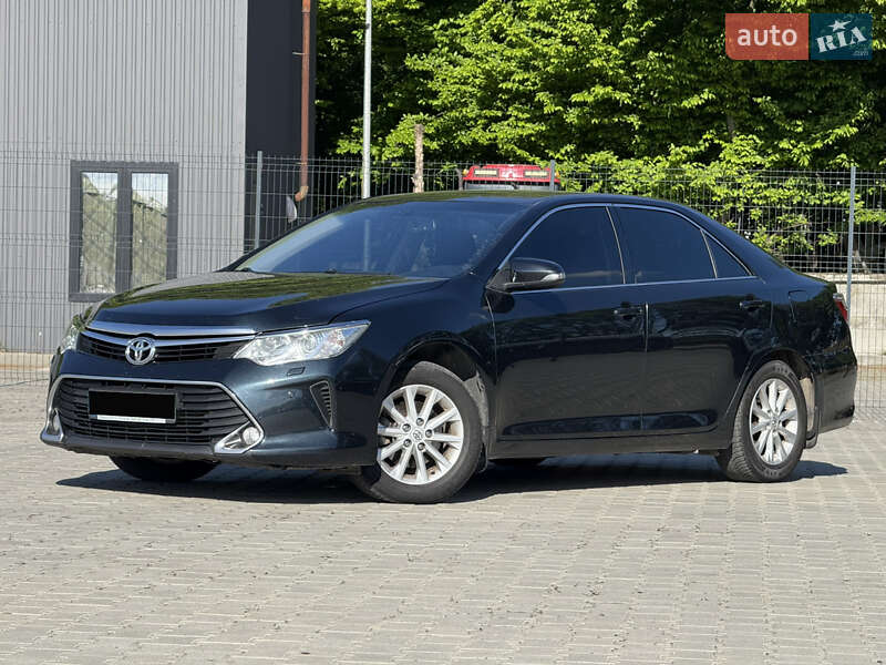 Седан Toyota Camry 2016 в 