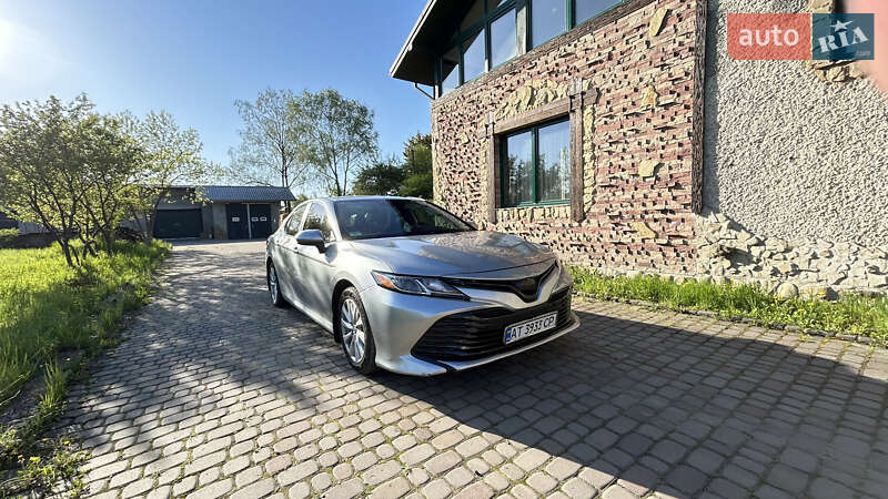 Седан Toyota Camry 2019 в Коломиї