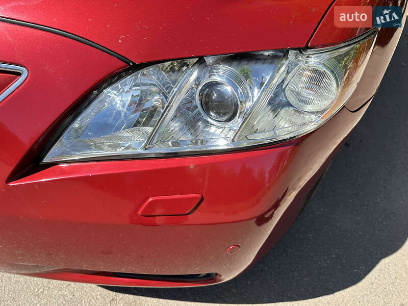 Седан Toyota Camry 2008 в Кривом Роге