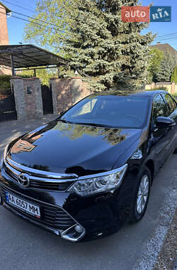 Седан Toyota Camry 2017 в Киеве