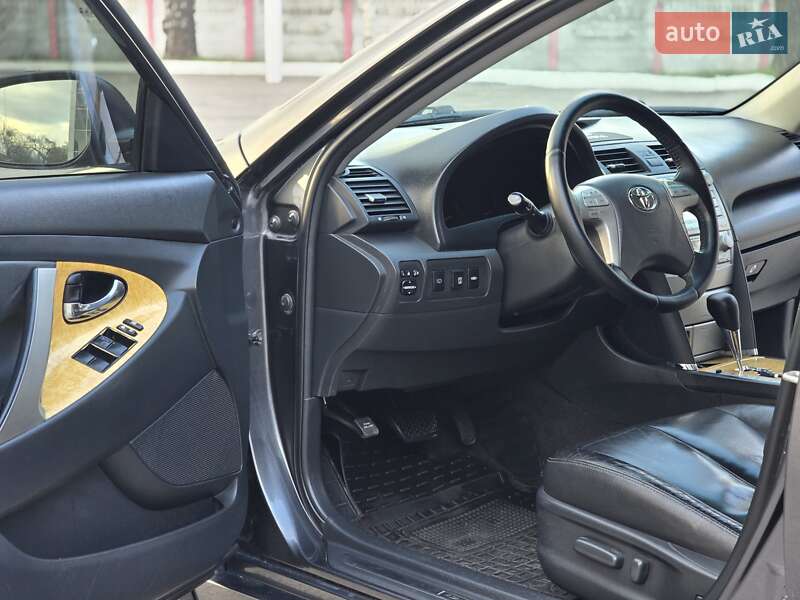 Седан Toyota Camry 2006 в Харькове