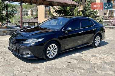 Седан Toyota Camry 2018 в 