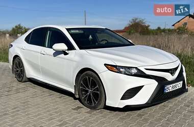 Седан Toyota Camry 2020 в Львові