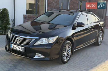 Седан Toyota Camry 2012 в Умани