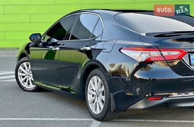 Седан Toyota Camry 2017 в 