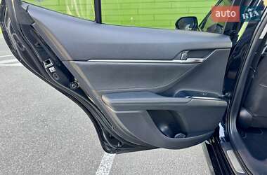 Седан Toyota Camry 2017 в 