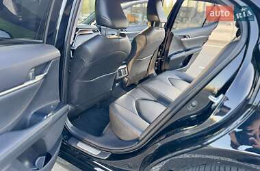 Седан Toyota Camry 2017 в 