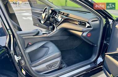 Седан Toyota Camry 2017 в 