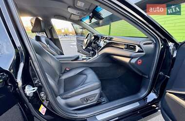 Седан Toyota Camry 2017 в 