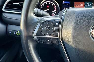 Седан Toyota Camry 2017 в 
