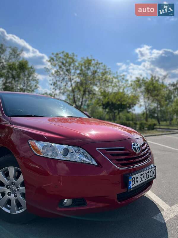 Седан Toyota Camry 2008 в Нетешине