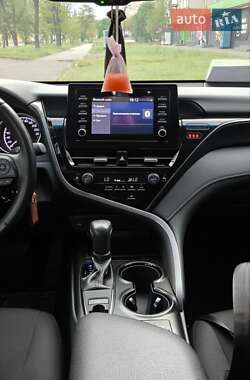 Седан Toyota Camry 2022 в 