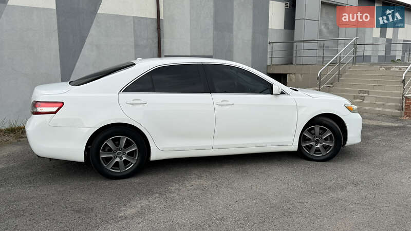 Седан Toyota Camry 2011 в Вінниці