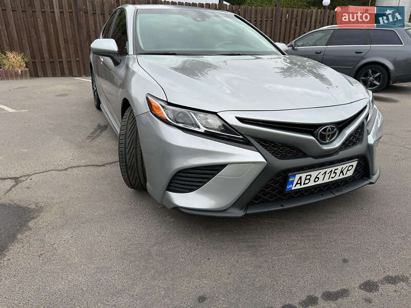 Седан Toyota Camry 2018 в 