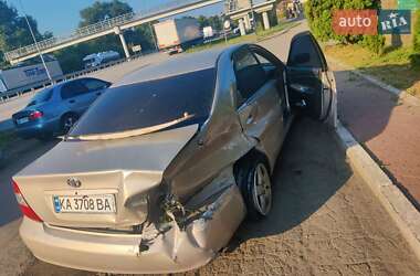 Седан Toyota Camry 2004 в 