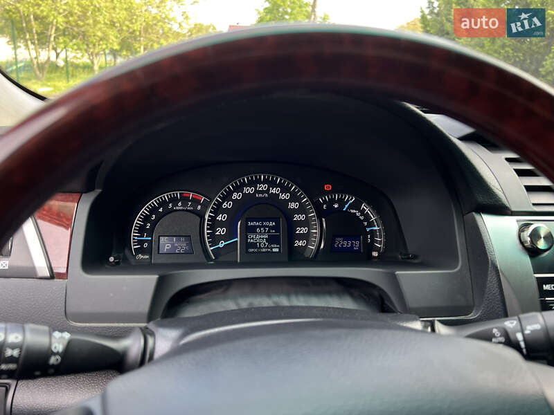 Седан Toyota Camry 2013 в Киеве