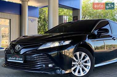 Седан Toyota Camry 2019 в 