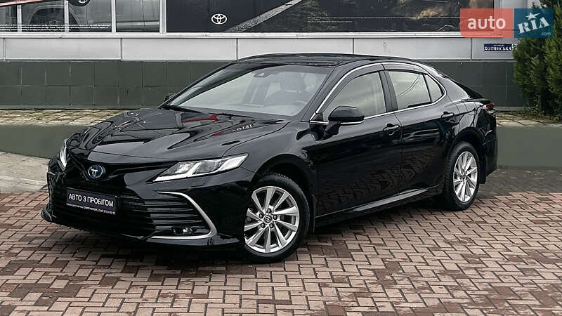 Toyota Camry 2021