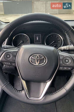 Седан Toyota Camry 2019 в 