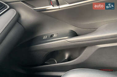 Седан Toyota Camry 2019 в 